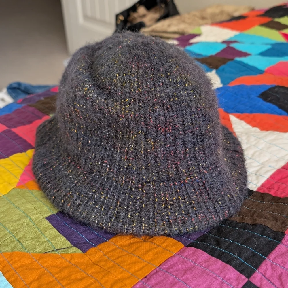 VTG Italian Made Grey Bucket Hat With Rainbow‎ Speckles